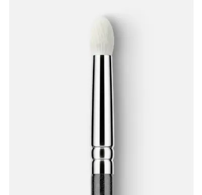231 Detail Crease Definer Brush Кисть Для Теней 